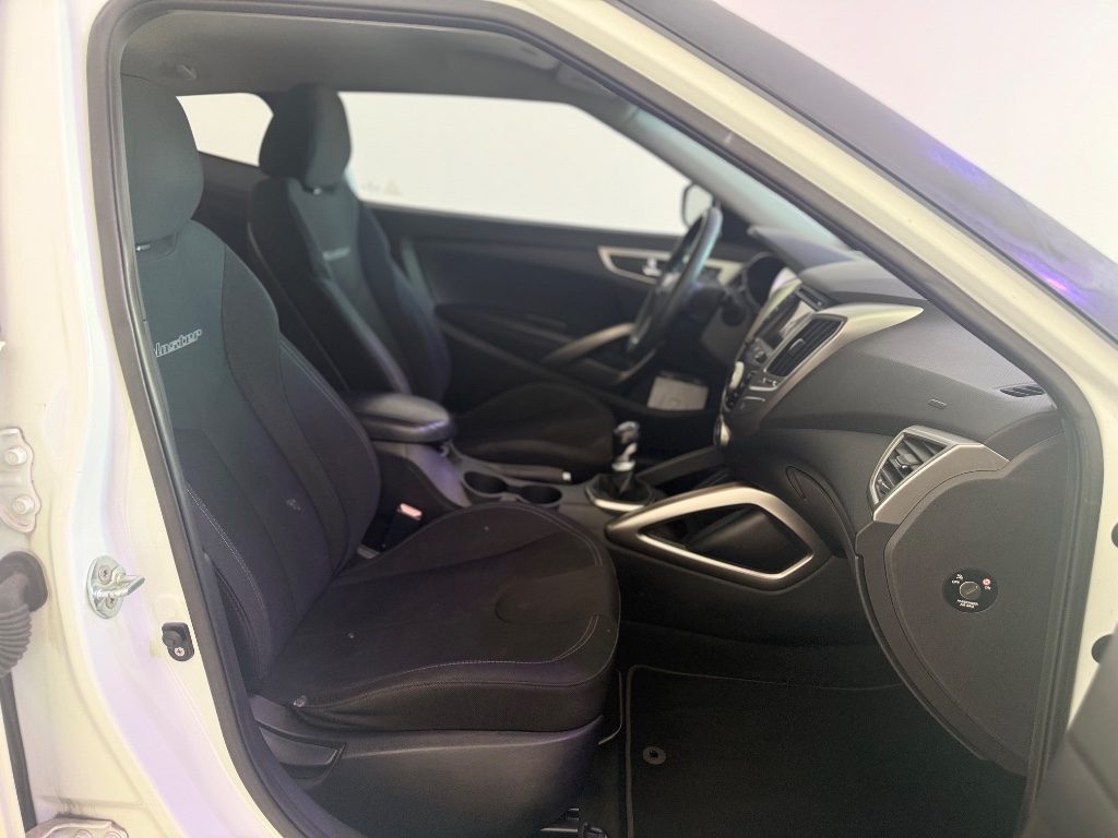 HYUNDAI Veloster 1.6 GDI Comfort - 6