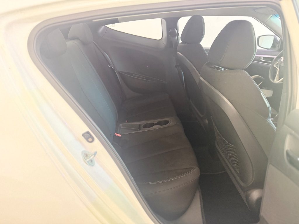 HYUNDAI Veloster 1.6 GDI Comfort - 7