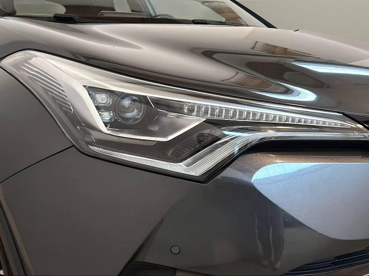 TOYOTA C-HR 1.8 Hybrid E-CVT Lounge - 29