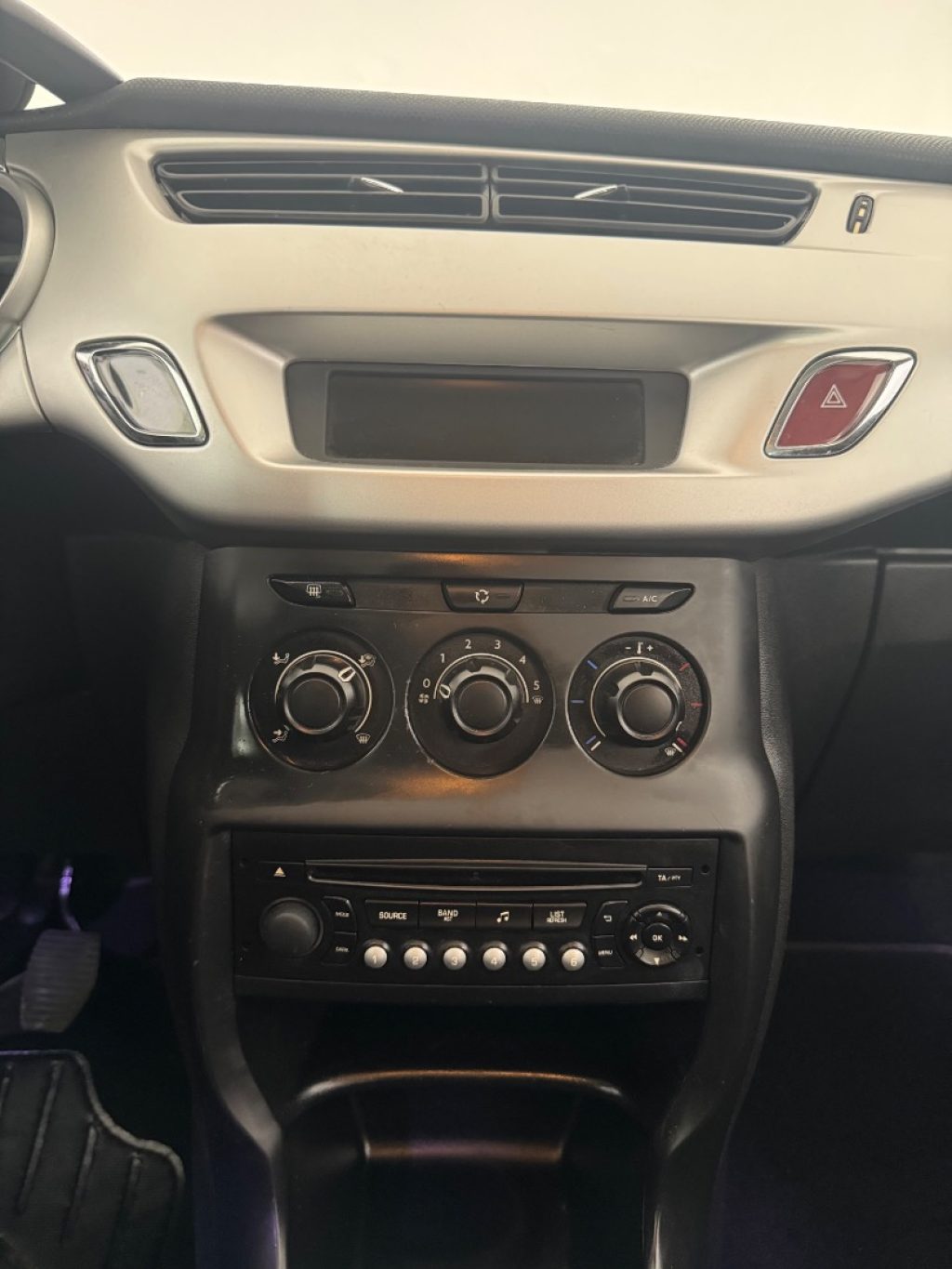 CITROEN C3 1.2 VTi 82 Exclusive - 3