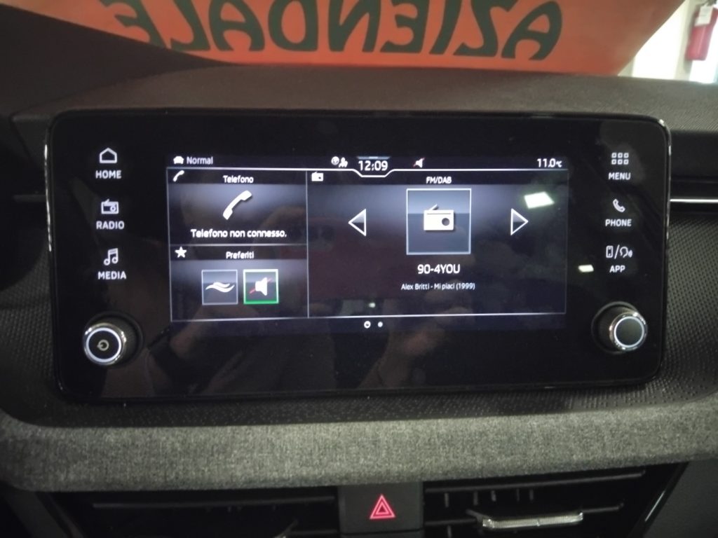 SKODA Kamiq 1.0 TSI 115 CV DSG Selection Style VIDEO 17 - 18