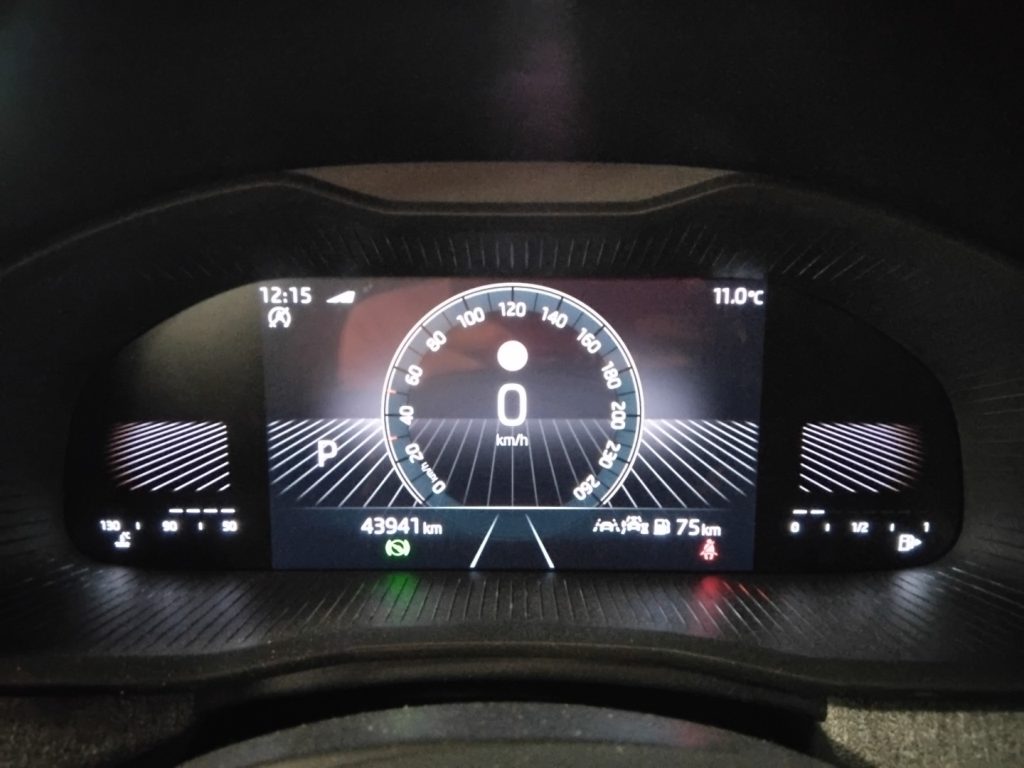 SKODA Kamiq 1.0 TSI 115 CV DSG Selection Style VIDEO 17 - 26