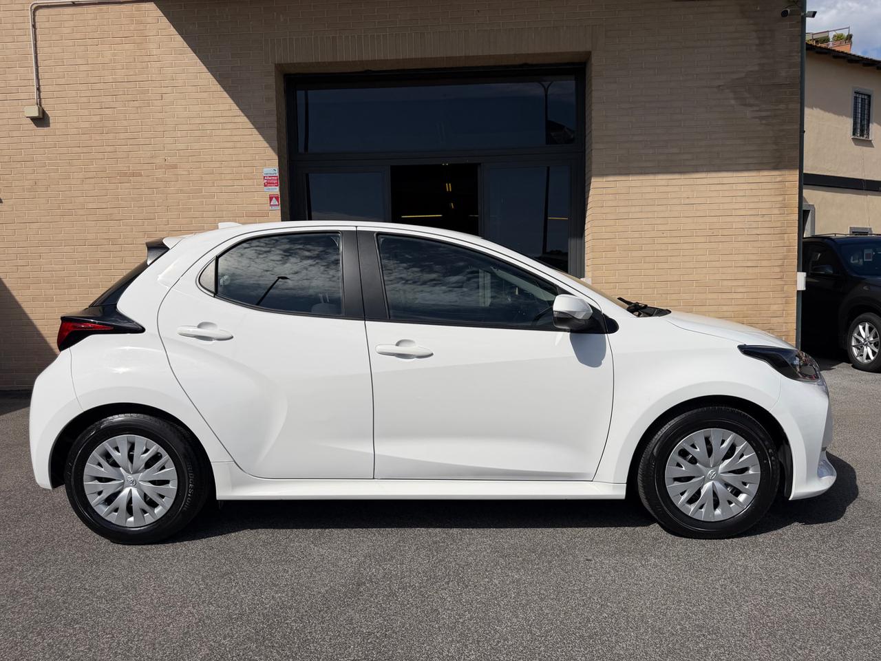 TOYOTA Yaris 1.5 Hybrid 5 porte Business (NESSUN VINCOLO) - 8