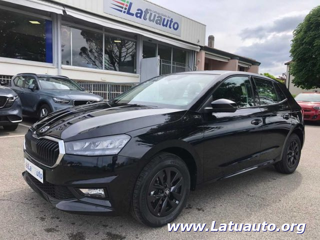 SKODA Fabia Nero pastello