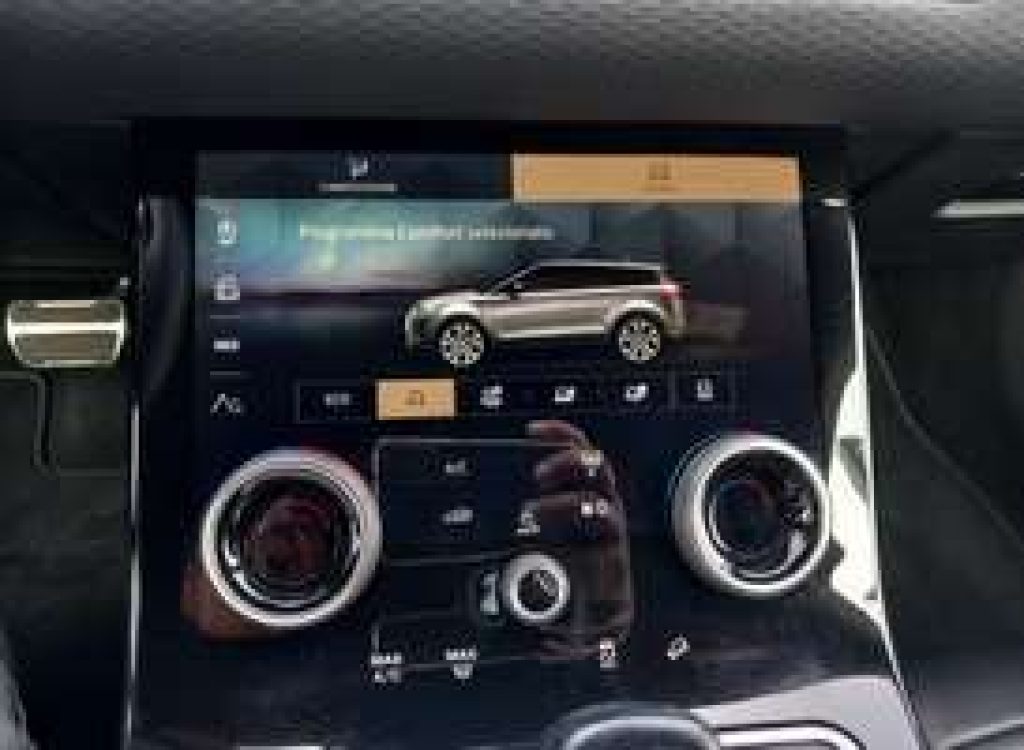 LAND ROVER Range Rover Evoque 2.0d i4 mhev R-Dynamic HSE awd 163cv auto - 11