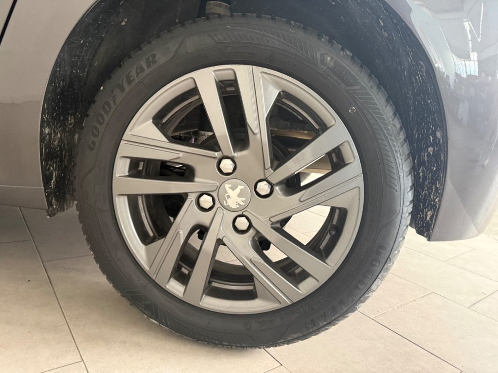 PEUGEOT 208 PureTech 75 Stop&Start 5 porte Allure Pack - 18