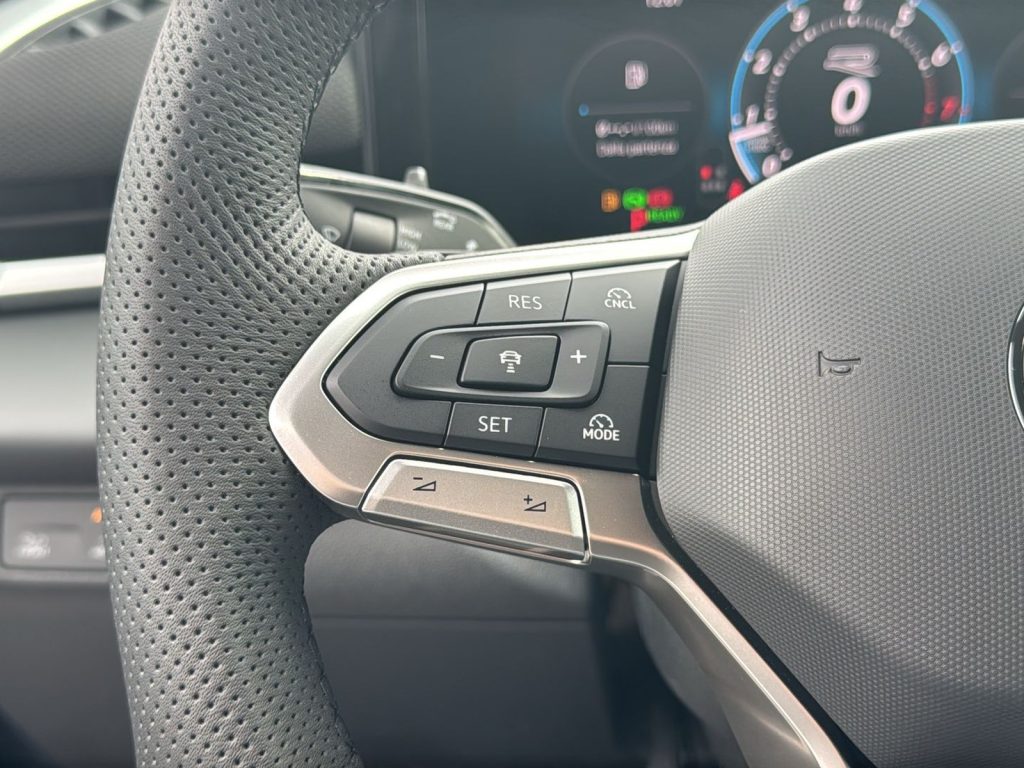 VOLKSWAGEN T-Roc 1.5 etsi r-line 150cv dsg - 18