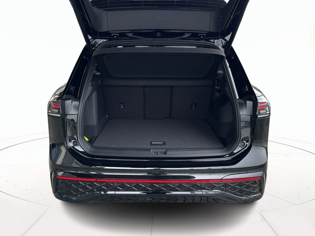 VOLKSWAGEN Tiguan Nuova Tiguan R-Line Plus 1.5 TSI eHybrid 150 kW (2 - 11