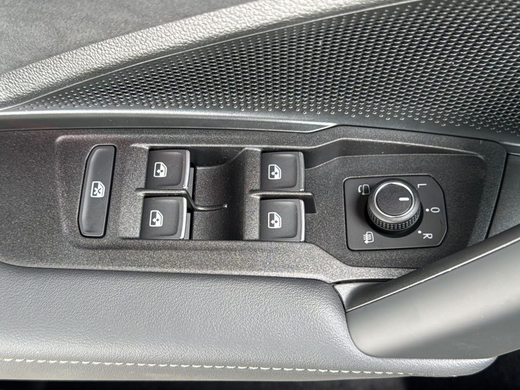 VOLKSWAGEN Tiguan Nuova Tiguan R-Line Plus 1.5 TSI eHybrid 150 kW (2 - 13