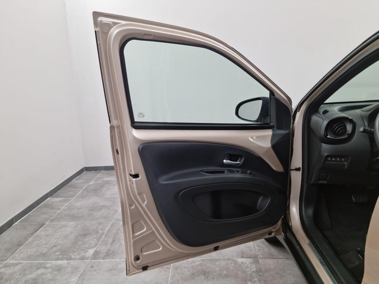 TOYOTA Aygo X 1.0 VVT-i 72 CV 5 porte Lounge S-CVT - 21