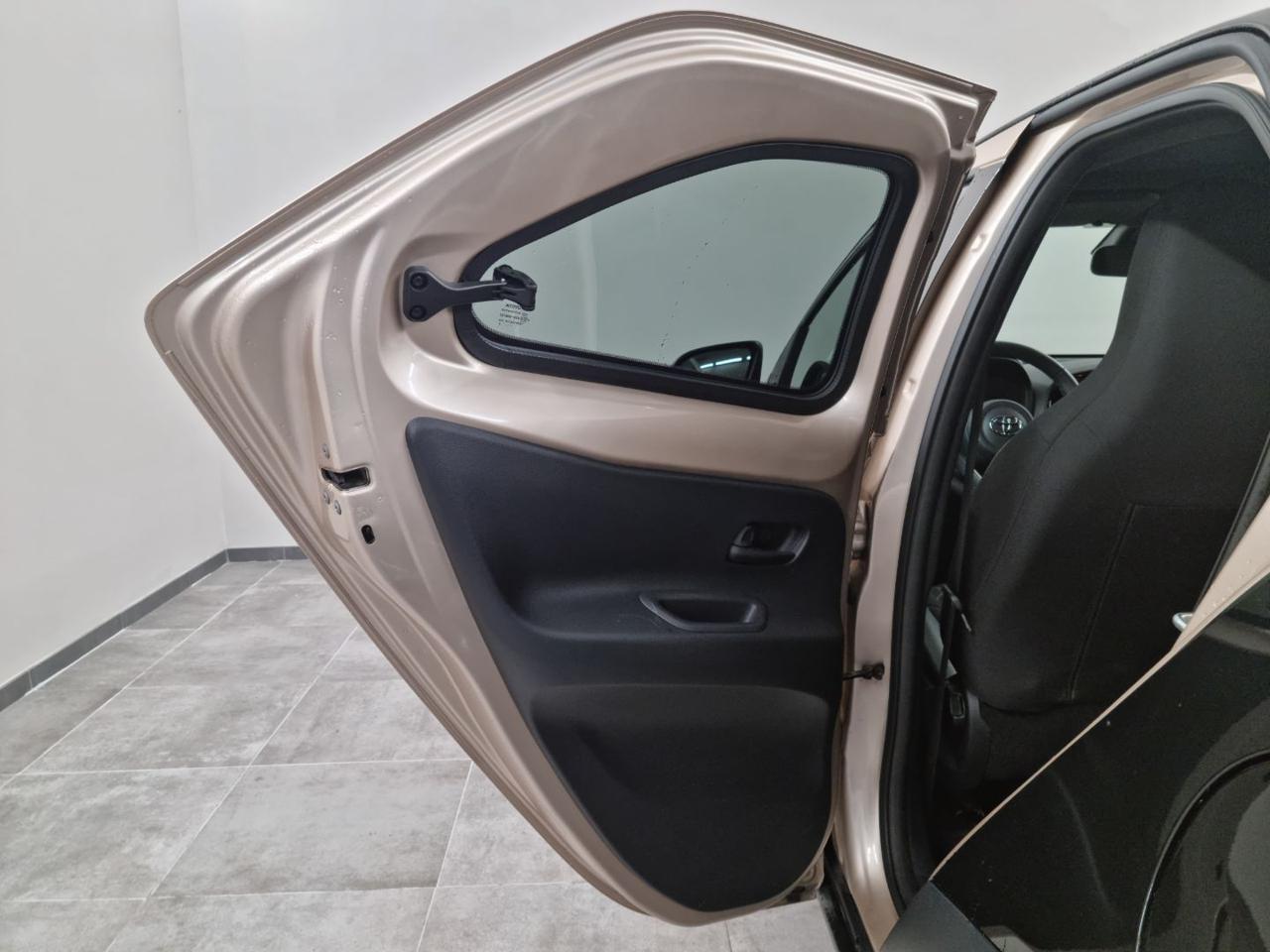 TOYOTA Aygo X 1.0 VVT-i 72 CV 5 porte Lounge S-CVT - 23