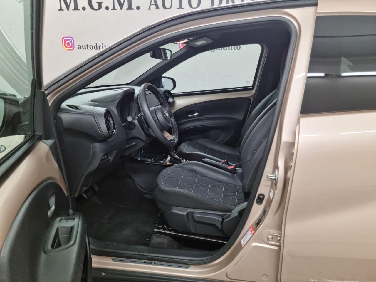 TOYOTA Aygo X 1.0 VVT-i 72 CV 5 porte Lounge S-CVT - 10