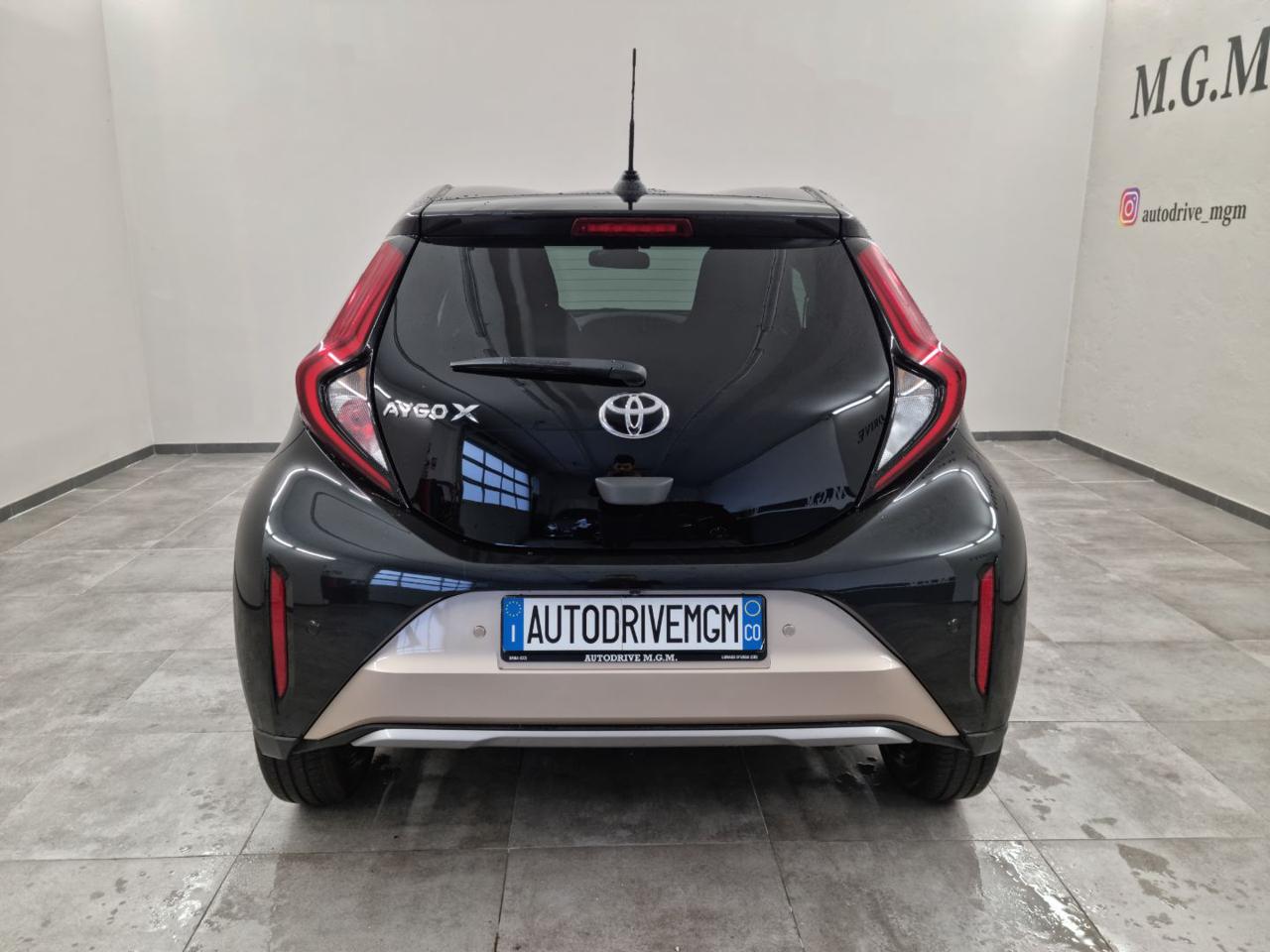 TOYOTA Aygo X 1.0 VVT-i 72 CV 5 porte Lounge S-CVT - 3