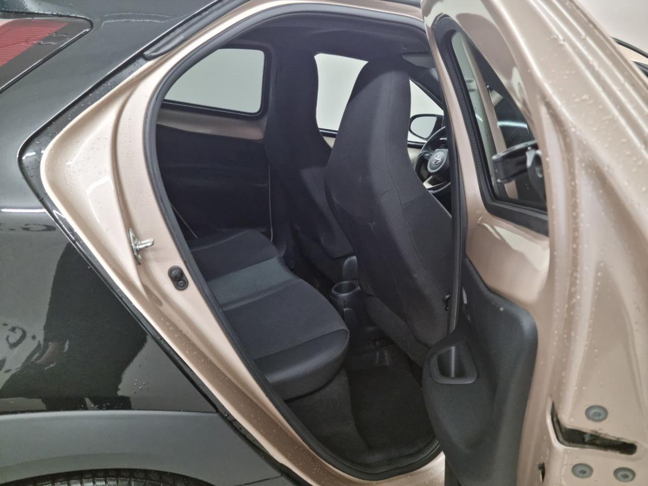 TOYOTA Aygo X 1.0 VVT-i 72 CV 5 porte Lounge S-CVT - 26