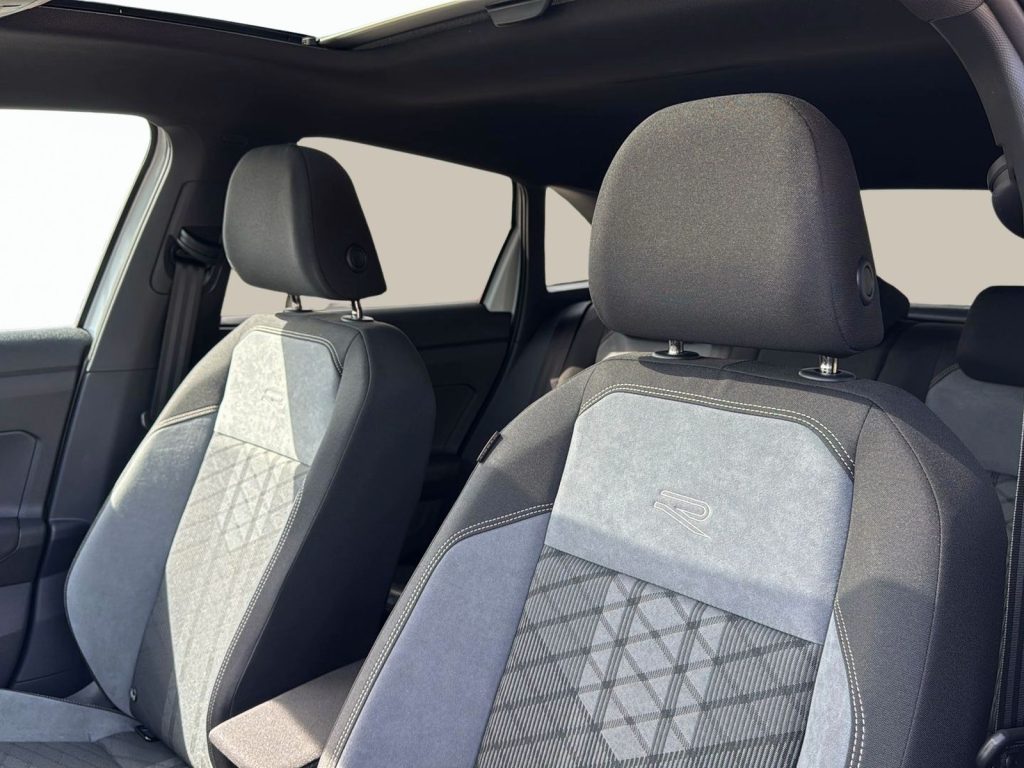 VOLKSWAGEN Taigo R-Line Plus 1.0 TSI 85 kW (115 CV) DSG - 9