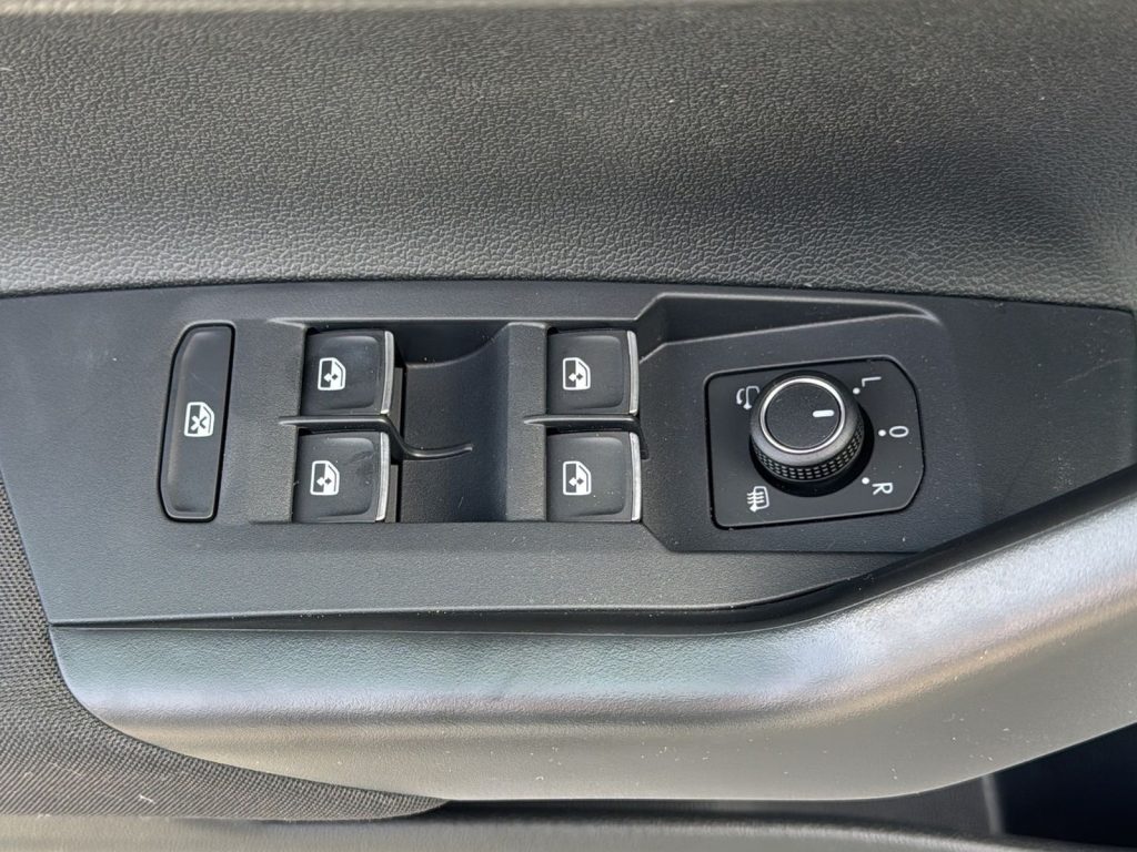 VOLKSWAGEN Taigo R-Line Plus 1.0 TSI 85 kW (115 CV) DSG - 12
