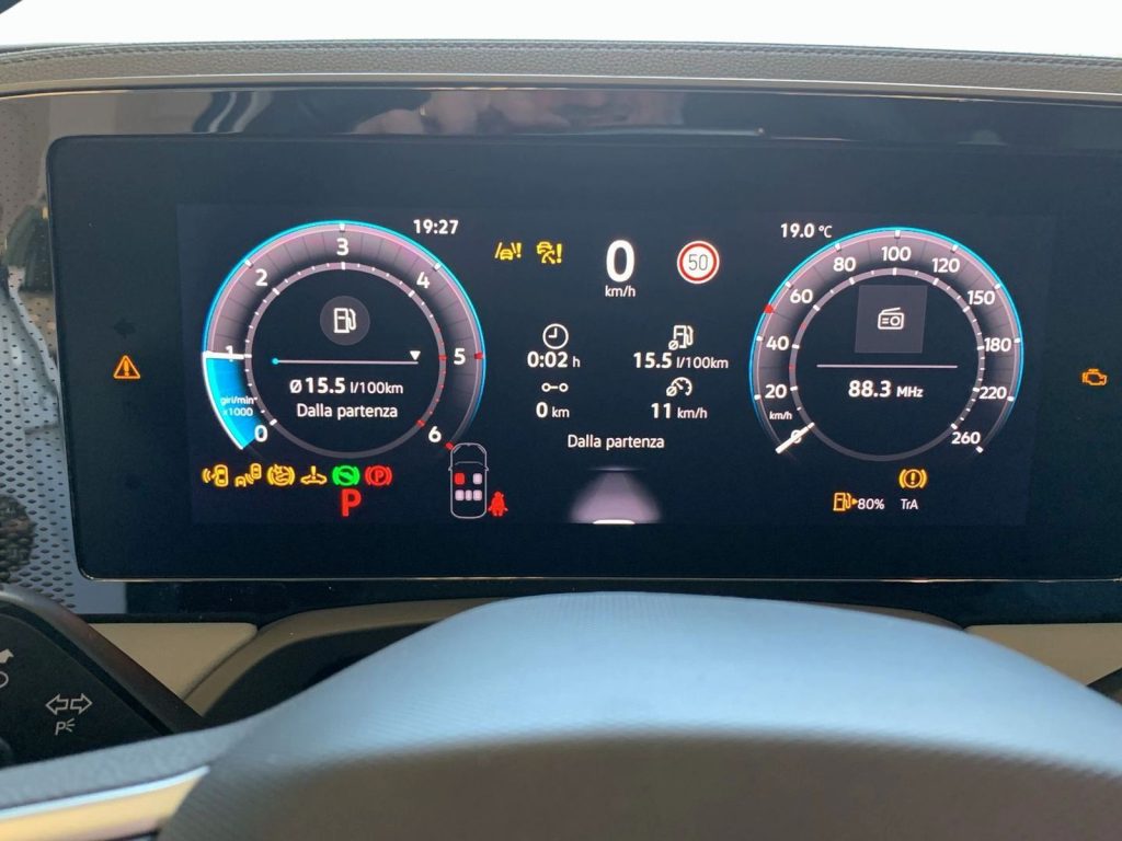 VOLKSWAGEN Passat 2.0 tdi scr business 150cv dsg - 11