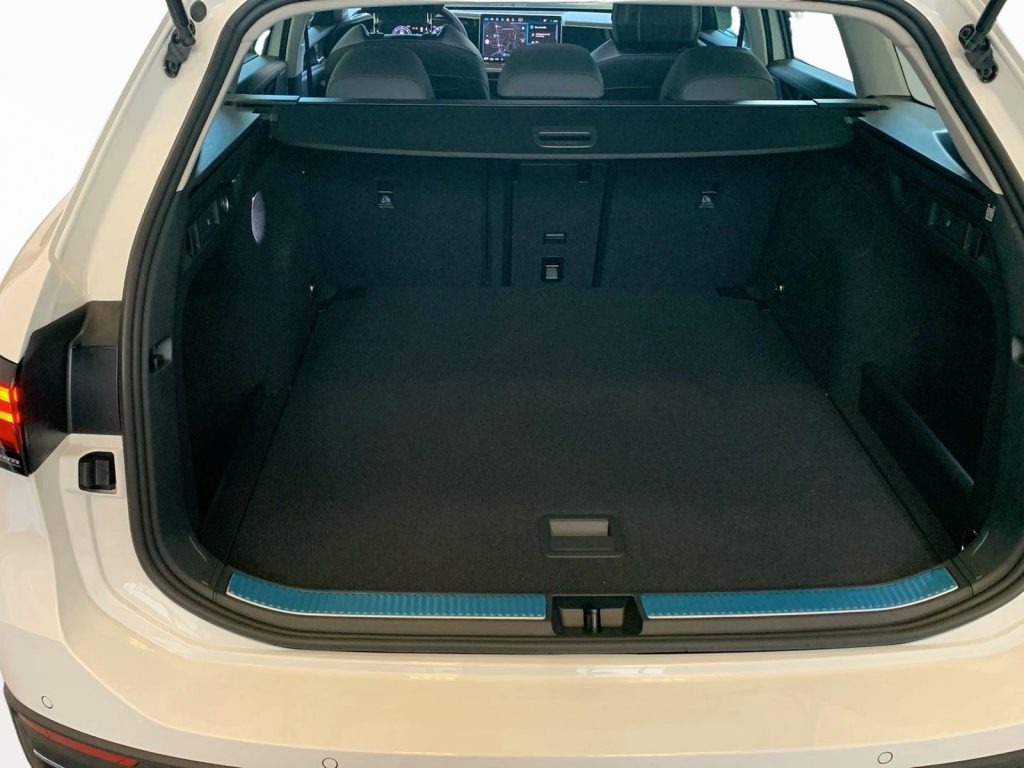 VOLKSWAGEN Passat 2.0 tdi scr business 150cv dsg - 23