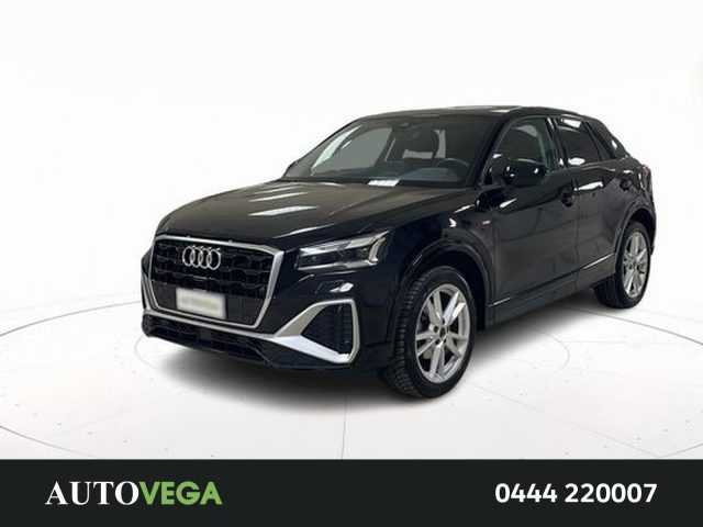 AUDI Q2 Nero pastello