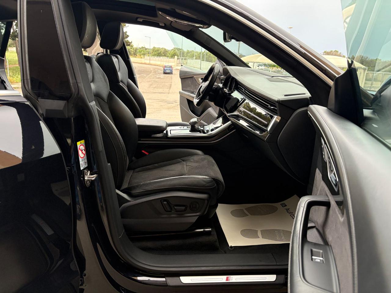 AUDI Q8 50 TDI 286 CV quattro tiptronic S line TETTO. - 11