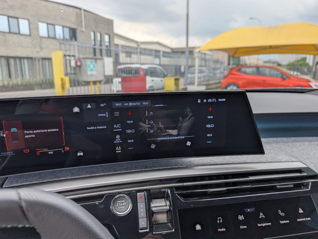 PEUGEOT 3008 Hybrid 145 e-DCS6 GT Aziendale Garanzia 03.2029 - 17