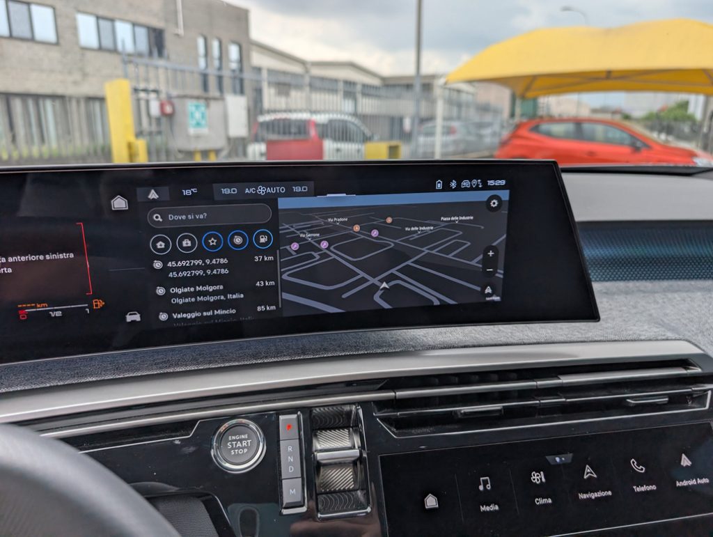 PEUGEOT 3008 Hybrid 145 e-DCS6 GT Aziendale Garanzia 03.2029 - 18