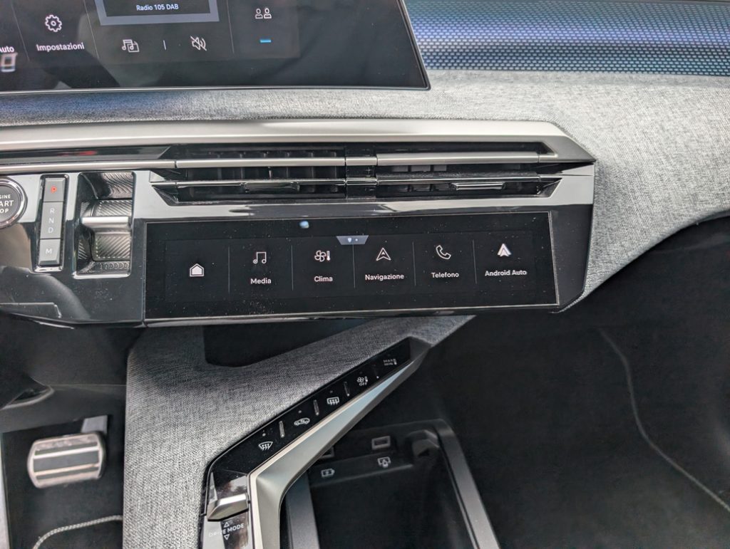 PEUGEOT 3008 Hybrid 145 e-DCS6 GT Aziendale Garanzia 03.2029 - 21