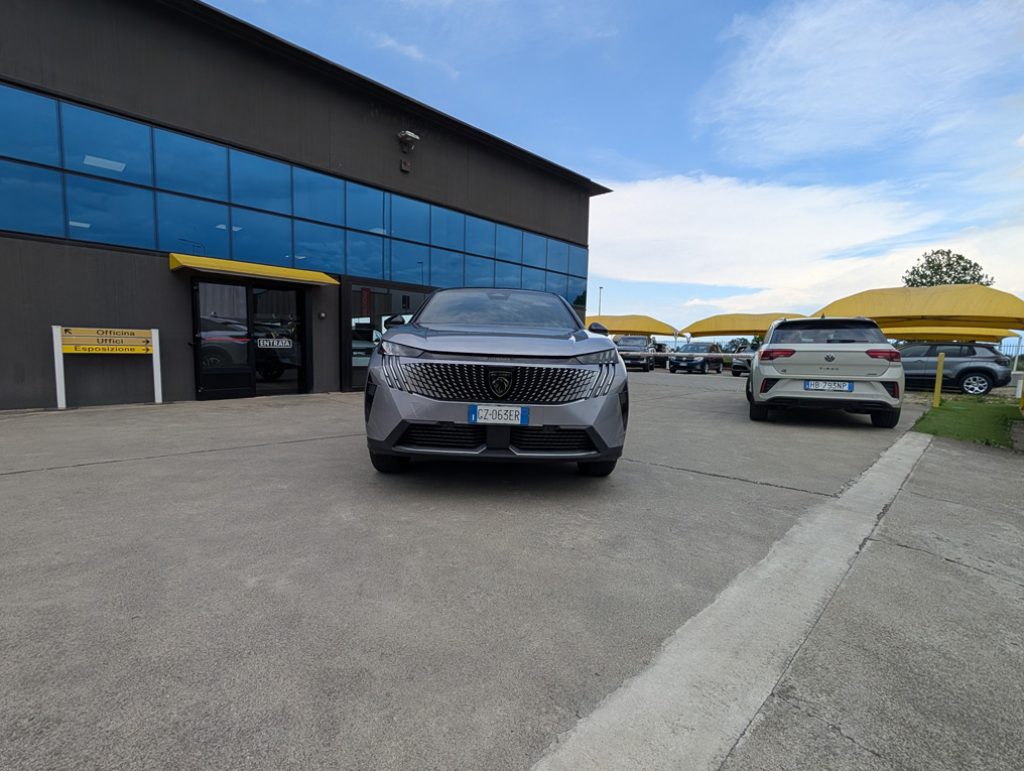 PEUGEOT 3008 Hybrid 145 e-DCS6 GT Aziendale Garanzia 03.2029 - 26