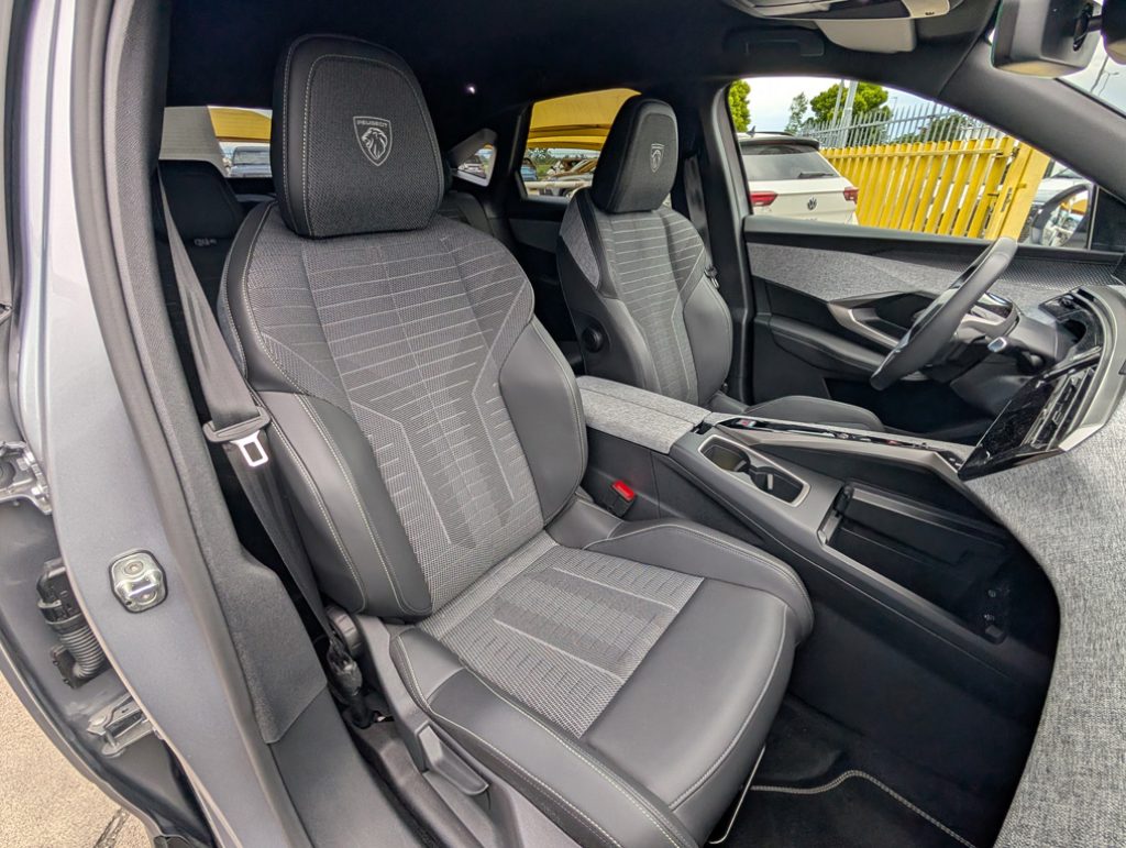 PEUGEOT 3008 Hybrid 145 e-DCS6 GT Aziendale Garanzia 03.2029 - 29