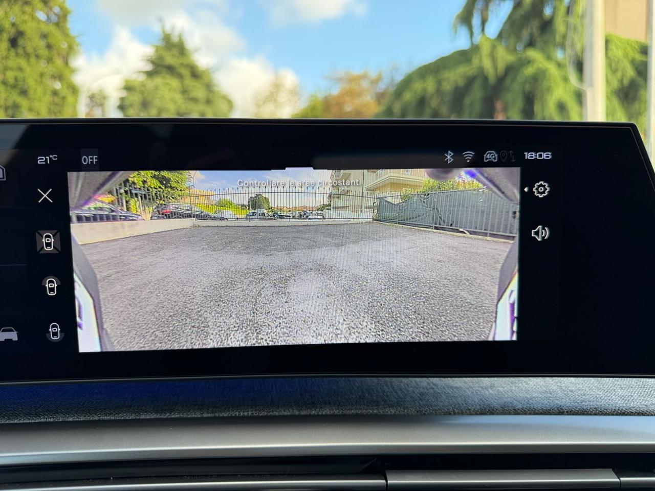 PEUGEOT 3008 Hybrid 145 e-DCS6 ALLURE NAVI+PELLE+R.CAM360°+LED! - 19