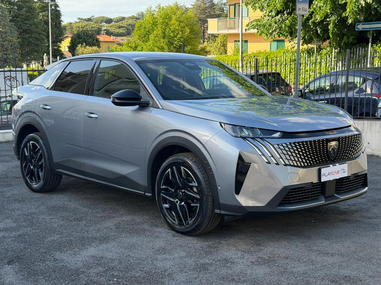 PEUGEOT 3008 Hybrid 145 e-DCS6 ALLURE NAVI+PELLE+R.CAM360°+LED! - 3