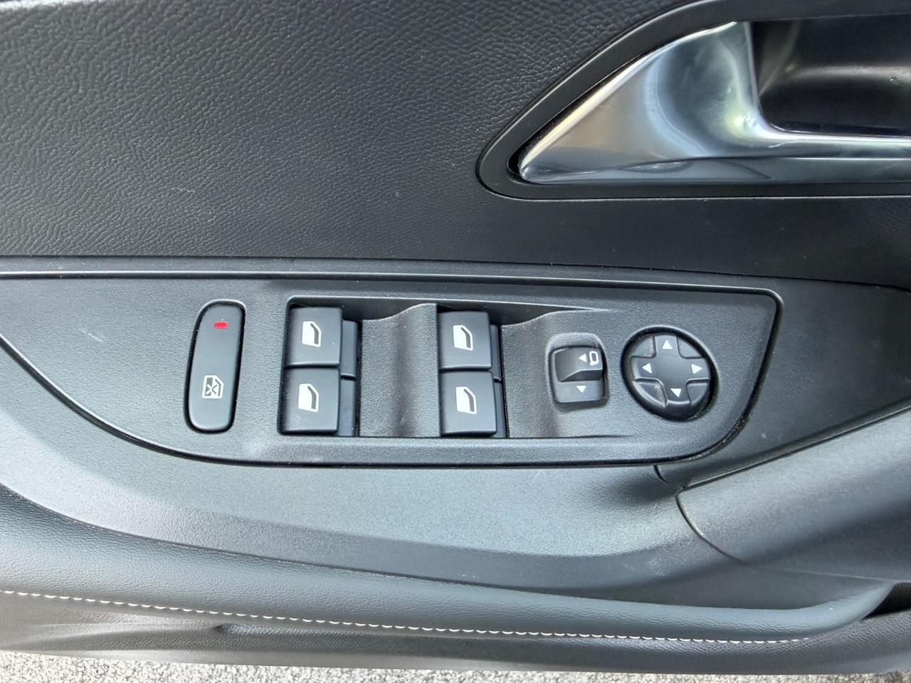 PEUGEOT 2008 PURETECH 100 S&S ALLURE NAVI+PELLE+R.CAM360°+LED!! - 24