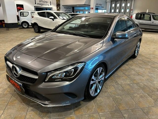 MERCEDES-BENZ CLA 200 Grigio scuro metallizzato
