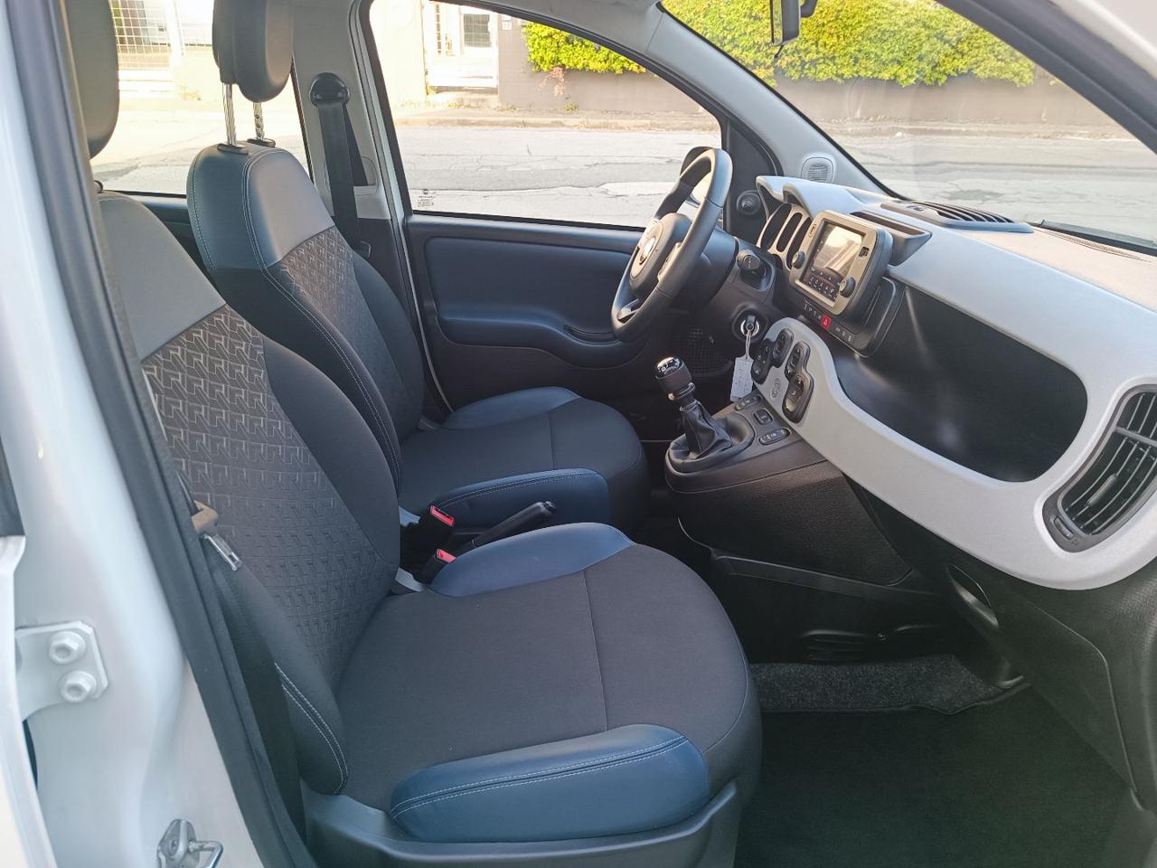 FIAT Panda 1.0 FireFly S&S Hybrid City Cross - 14