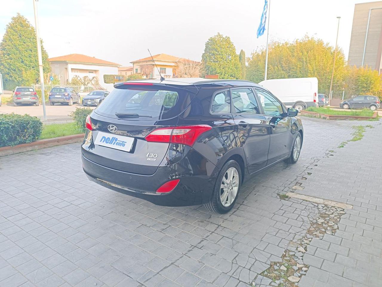 HYUNDAI i30 Wagon 1.6 CRDi Comfort - 12