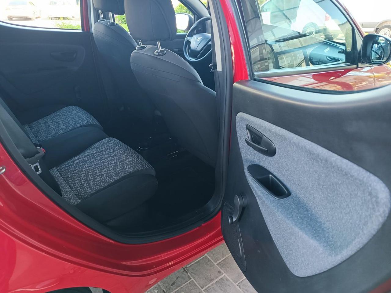 LANCIA Ypsilon 1.0 FireFly 5 porte S&S Hybrid Silver - 12