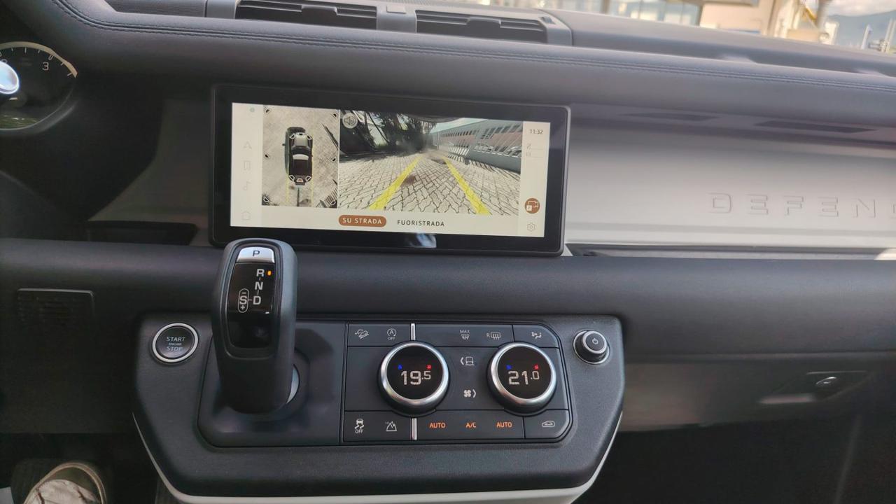 LAND ROVER Defender 90 3.0D I6 250 CV AWD Auto - 2