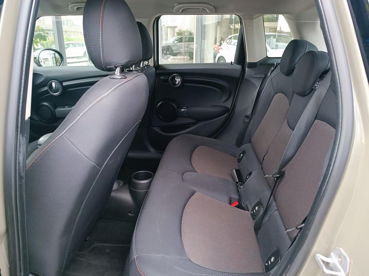 MINI One 1.5 One Hype 5 porte - 8