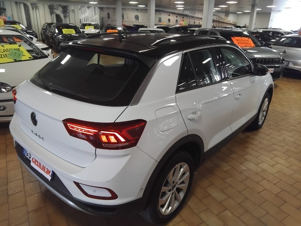VOLKSWAGEN T-Roc 1.0 TSI Life 17 - 7