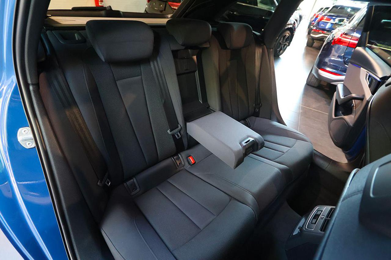AUDI A4 40 TFSI Avant Quattro S-Tronic S-Line - 20
