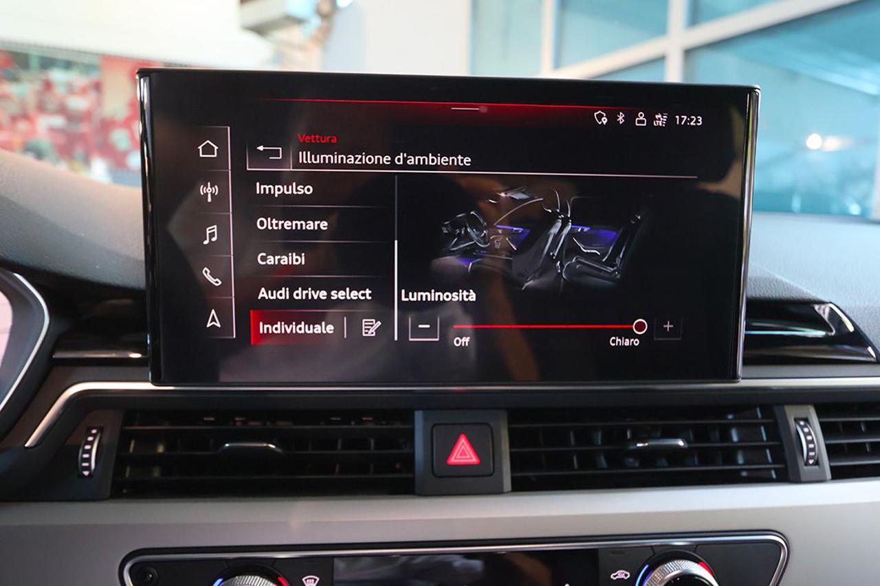 AUDI A4 40 TFSI Avant Quattro S-Tronic S-Line - 27