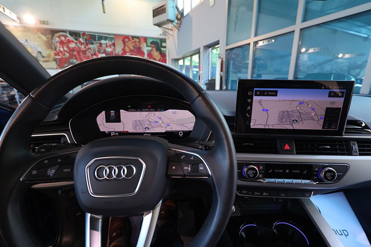 AUDI A4 40 TFSI Avant Quattro S-Tronic S-Line - 34