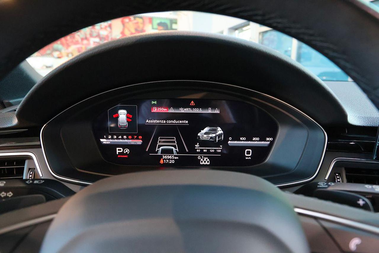 AUDI A4 40 TFSI Avant Quattro S-Tronic S-Line - 31