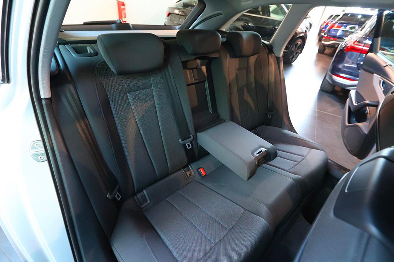 AUDI A4 35 TDI Avant S-Tronic Business - 20