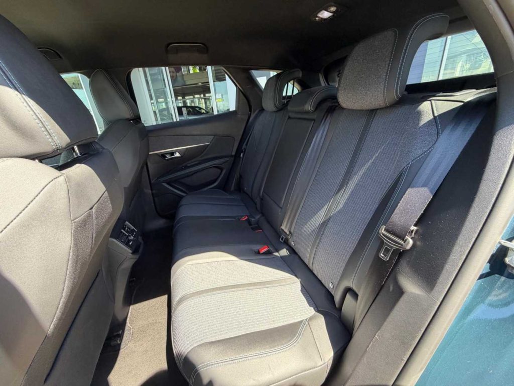 PEUGEOT 3008 BlueHDi 130 S&S EAT8 Allure Pack - 11