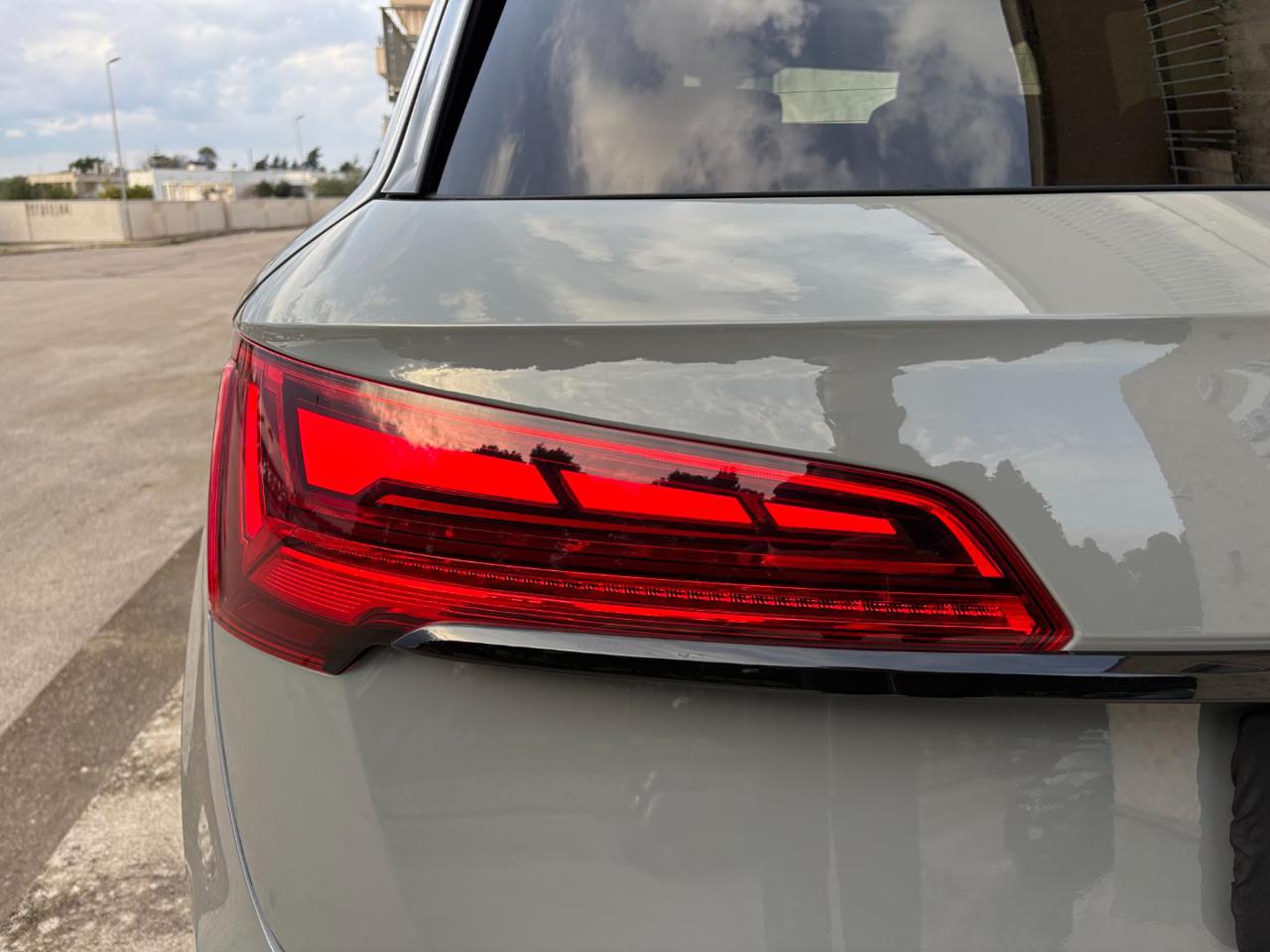 AUDI Q5 40 2.0 TDI 204 CV quattro S tronic S line plus. - 40