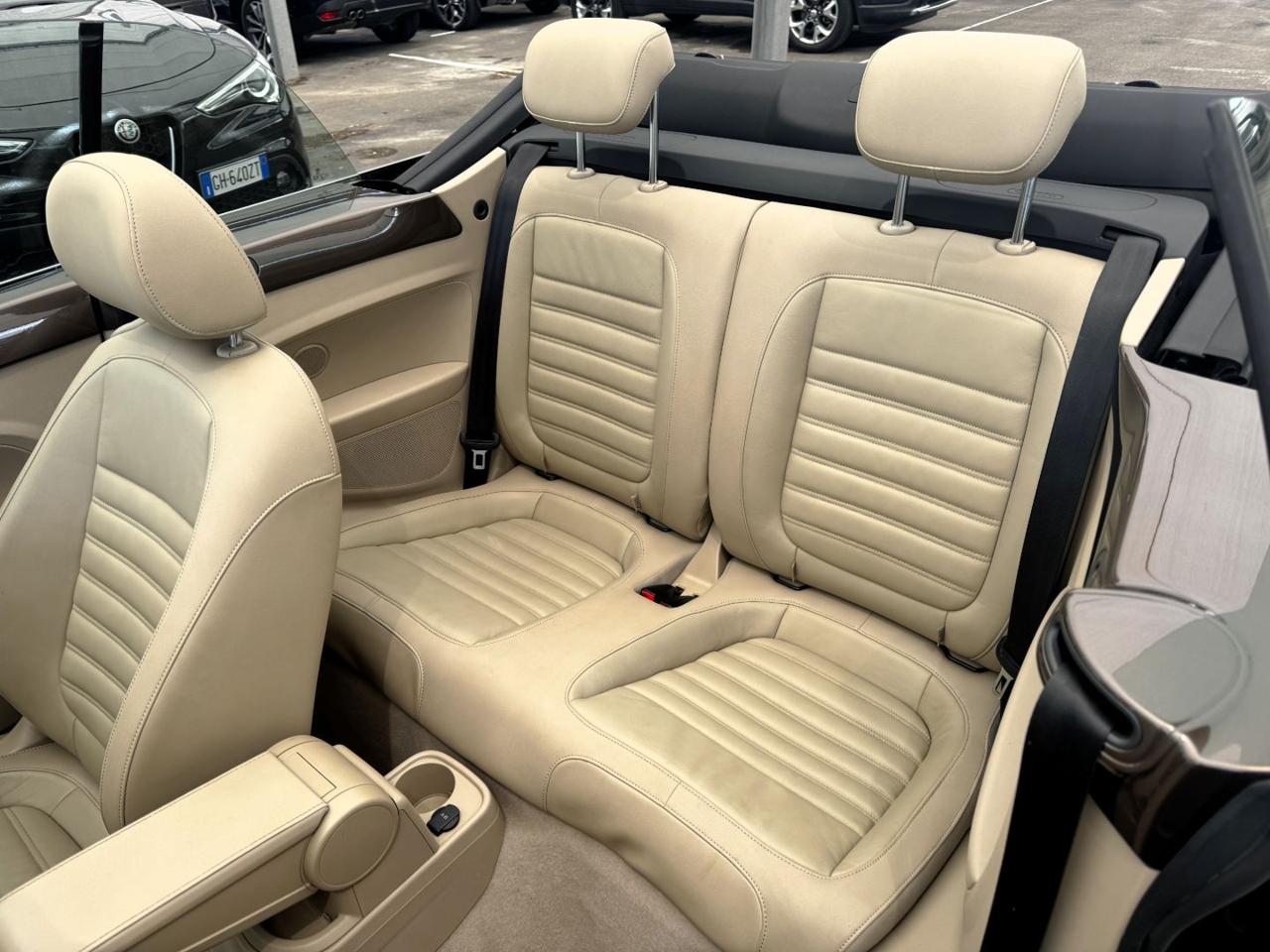 VOLKSWAGEN Maggiolino Cabrio 2.0 TDI 70s Design (Pelle/Xeno/Navi/LED) - 11