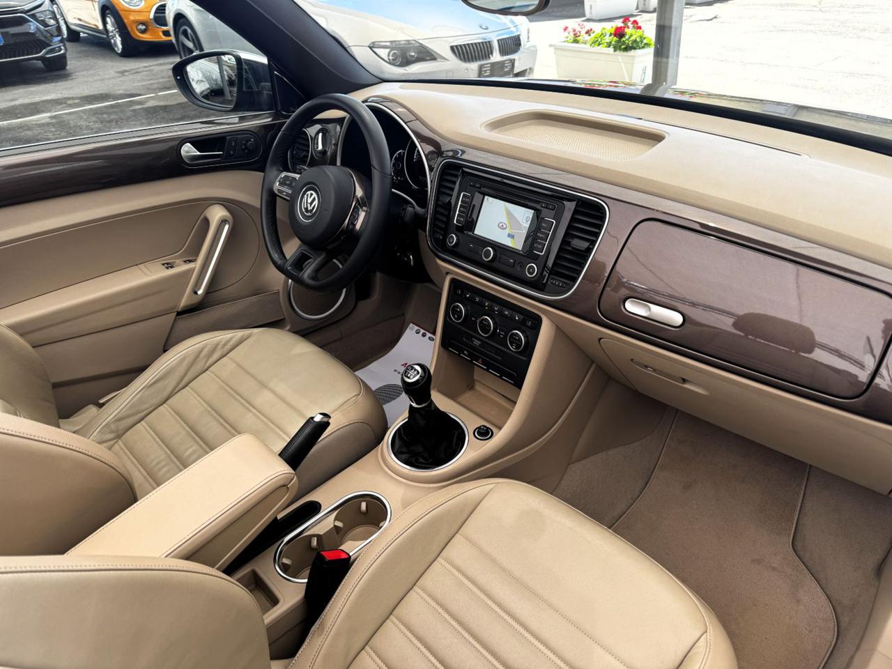 VOLKSWAGEN Maggiolino Cabrio 2.0 TDI 70s Design (Pelle/Xeno/Navi/LED) - 9