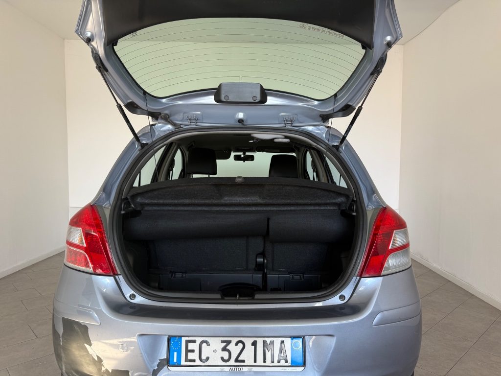 TOYOTA Yaris 1.0 5 porte - 2
