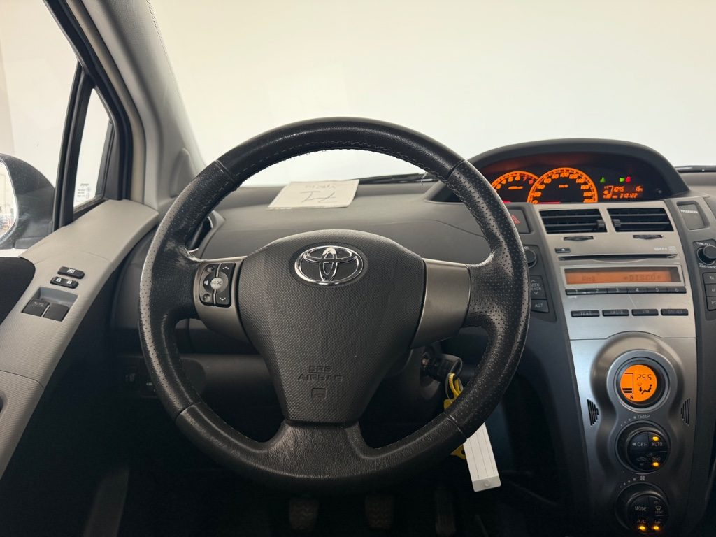TOYOTA Yaris 1.0 5 porte - 5
